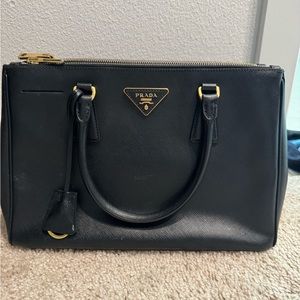 Authentic Prada Suffiano lux tote in Nero